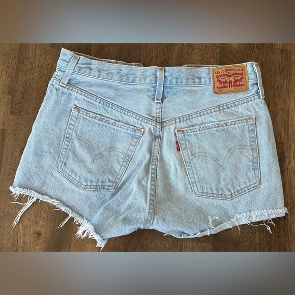 Levi’s 501 Original Shorts in Light Indigo, W29 - Picture 2 of 4